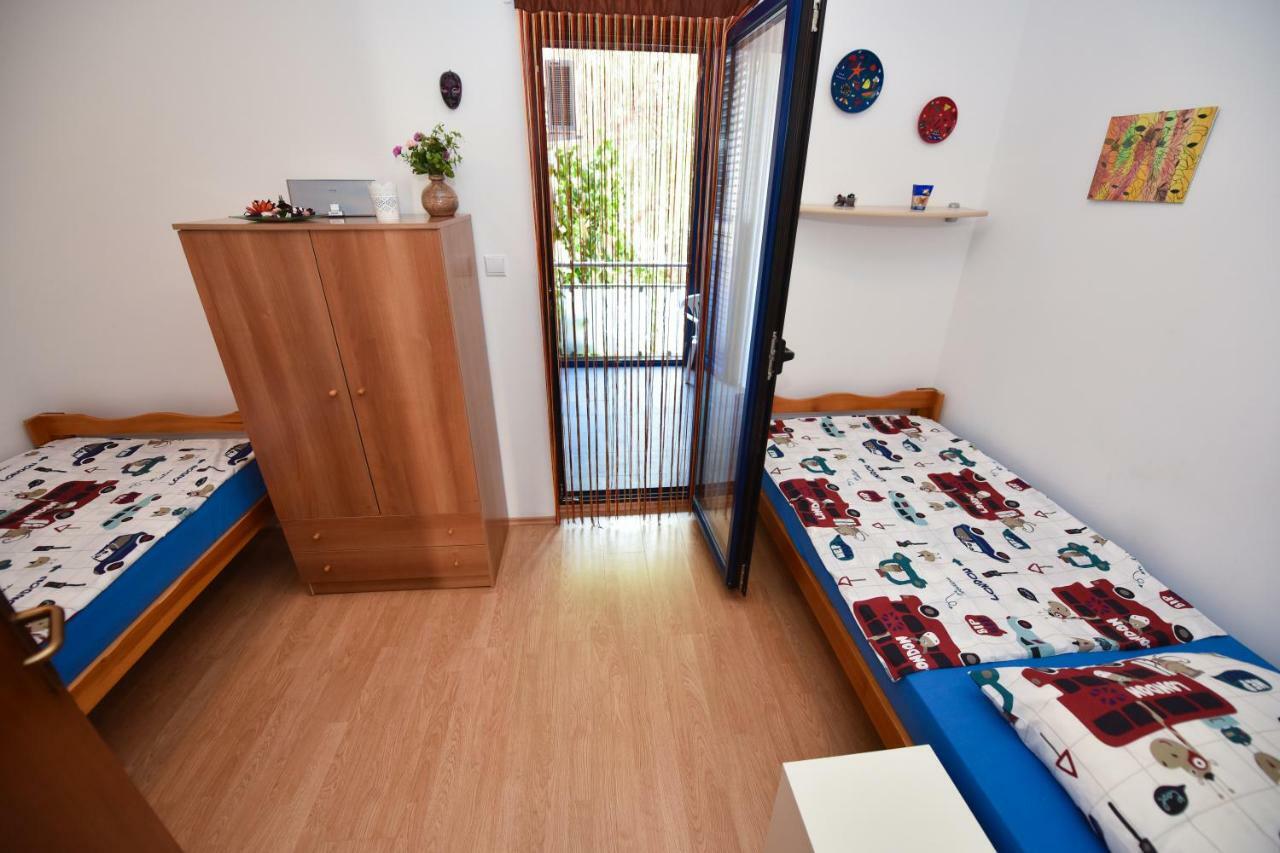 Apartments Enya Novalja Exterior photo