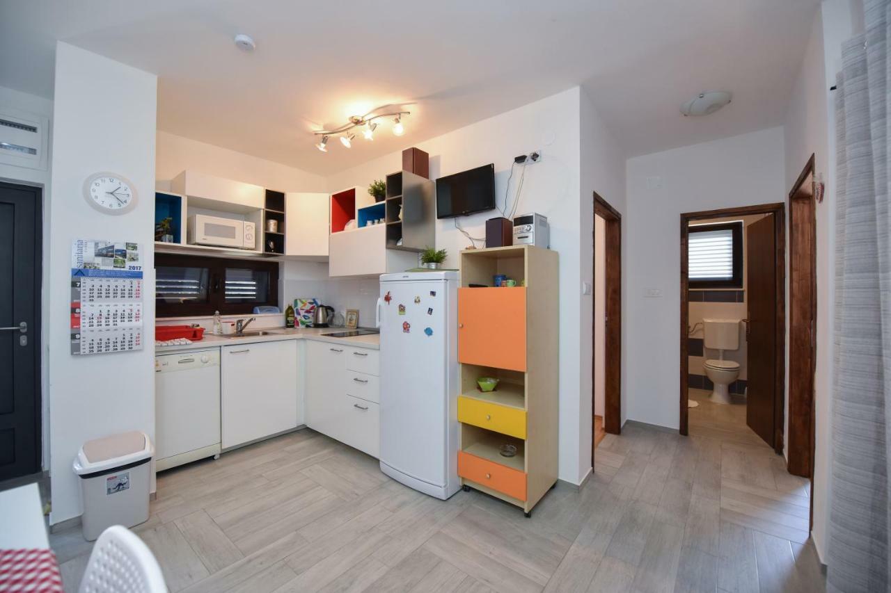Apartments Enya Novalja Exterior photo
